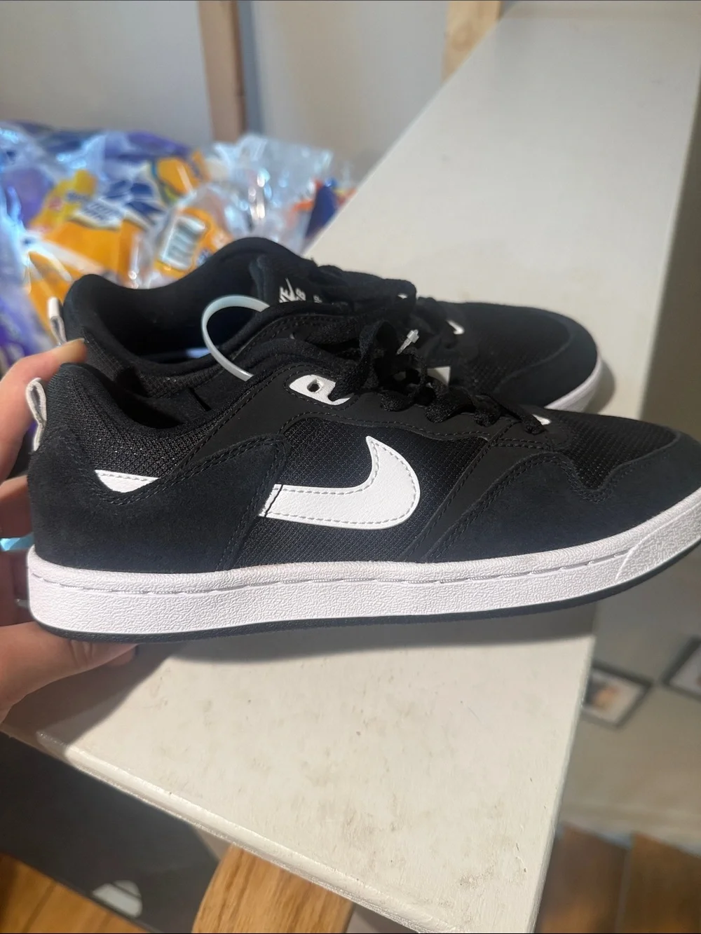 Nike Black and White Low-Top Skate Sneakers size 6.5